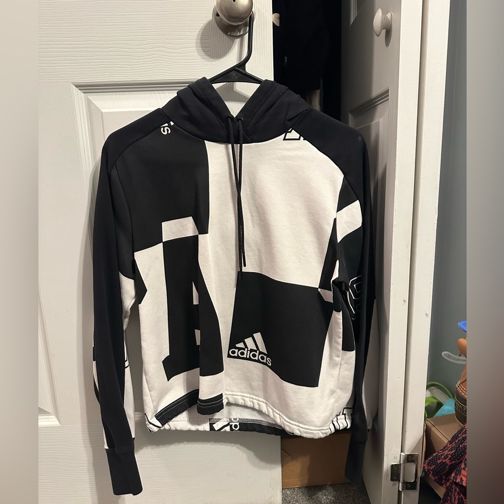 Adidas cropped hoodie Medium